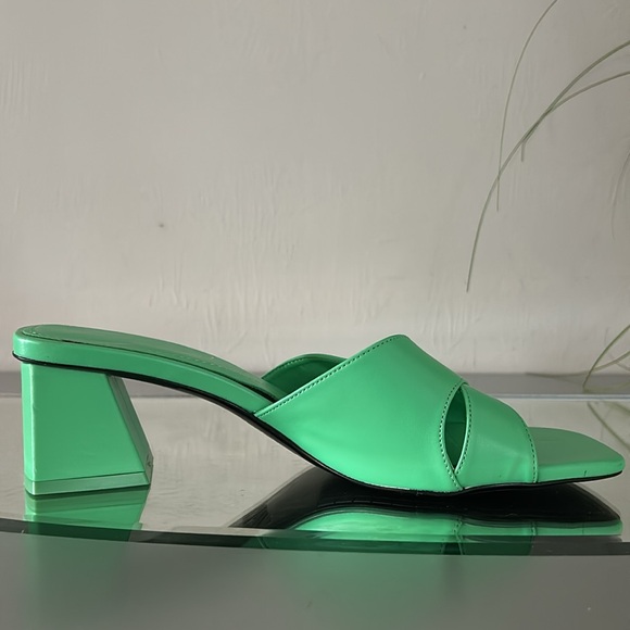 ZARA Mid Height Block Heel Sandals Size 9 (EU 40) Green - Picture 11 of 16